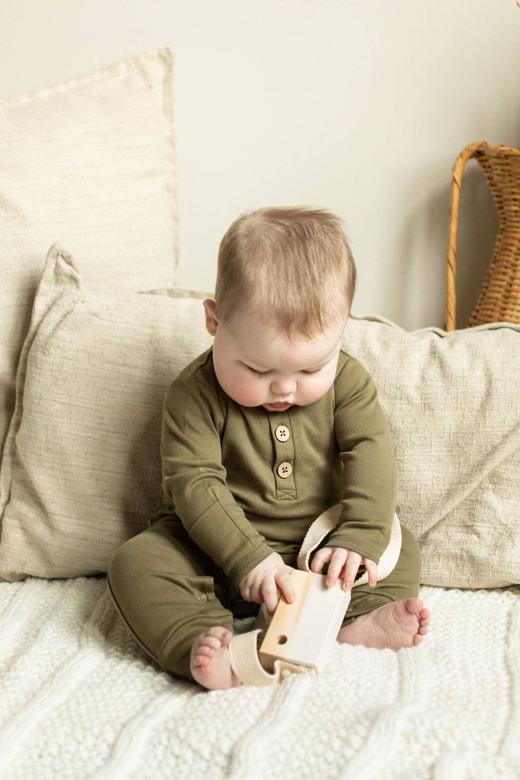 Buttoned Organic cotton baby romper with snaps L/S unisex