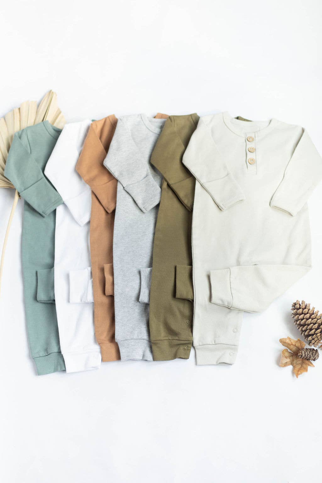 Buttoned Organic cotton baby romper with snaps L/S unisex