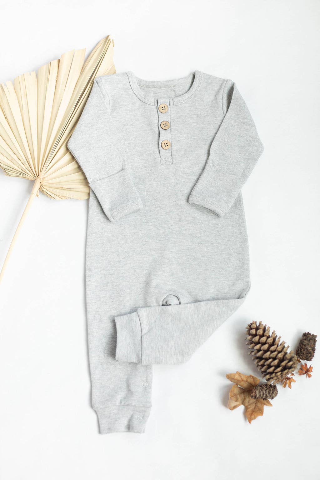 Buttoned Organic cotton baby romper with snaps L/S unisex