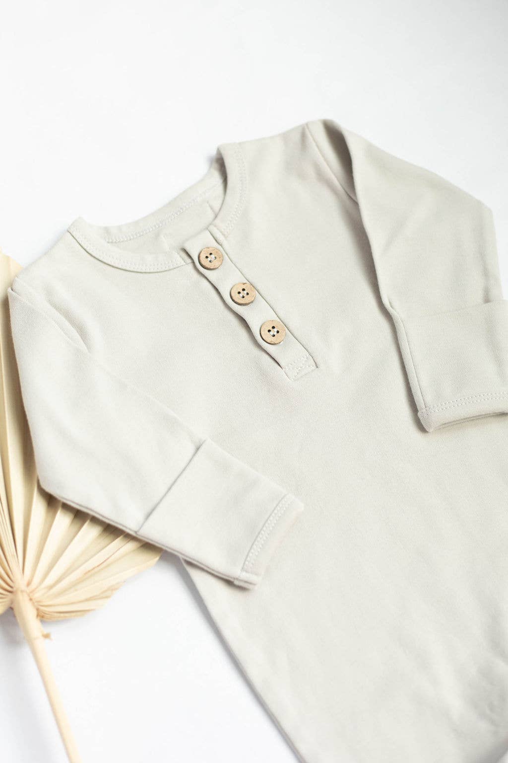 Buttoned Organic cotton baby romper with snaps L/S unisex