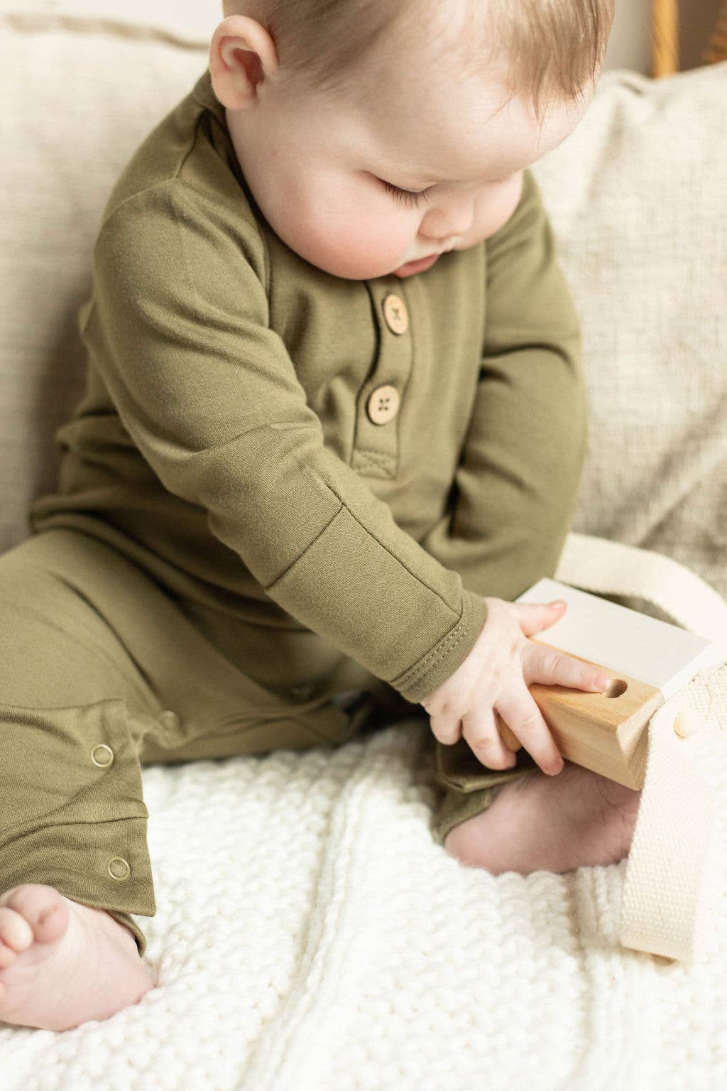 Buttoned Organic cotton baby romper with snaps L/S unisex