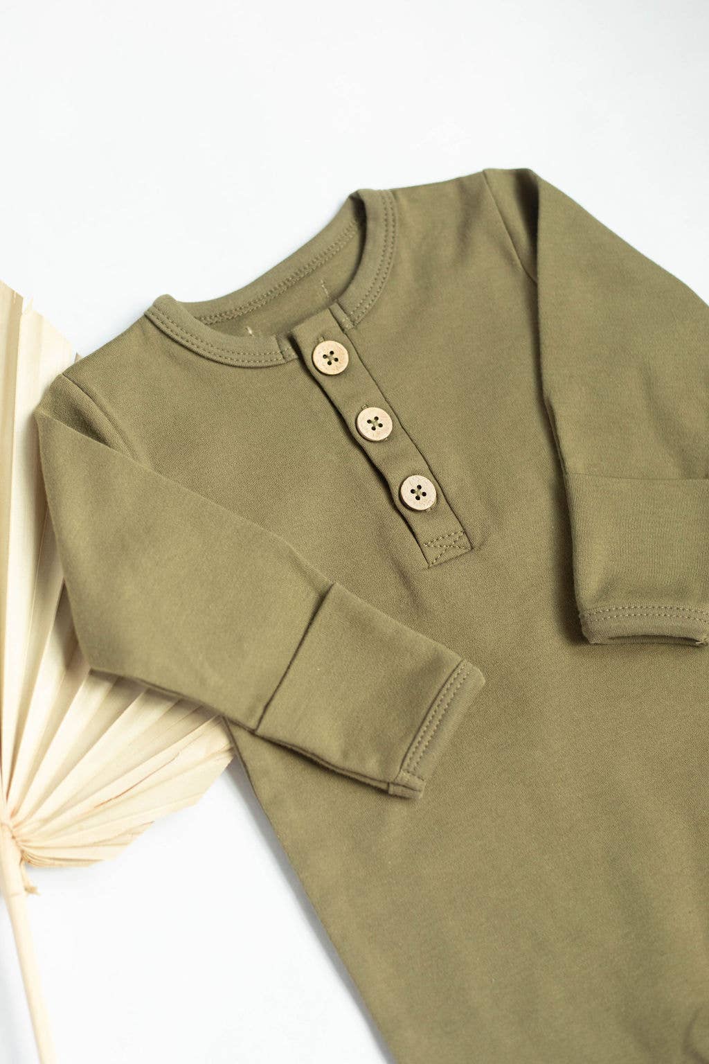 Buttoned Organic cotton baby romper with snaps L/S unisex