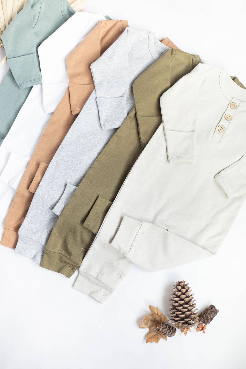 Buttoned Organic cotton baby romper with snaps L/S unisex